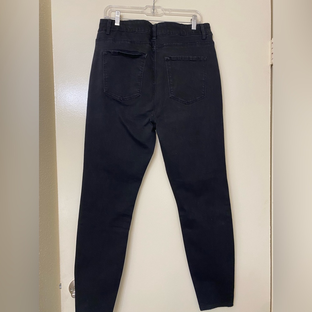 Forever 21 Plus Black High-Waisted Jeans - Picture 2 of 4